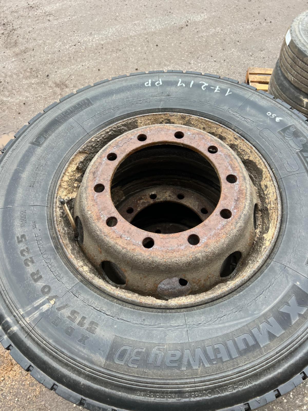 Rehvid + veljed 315/70R22.5