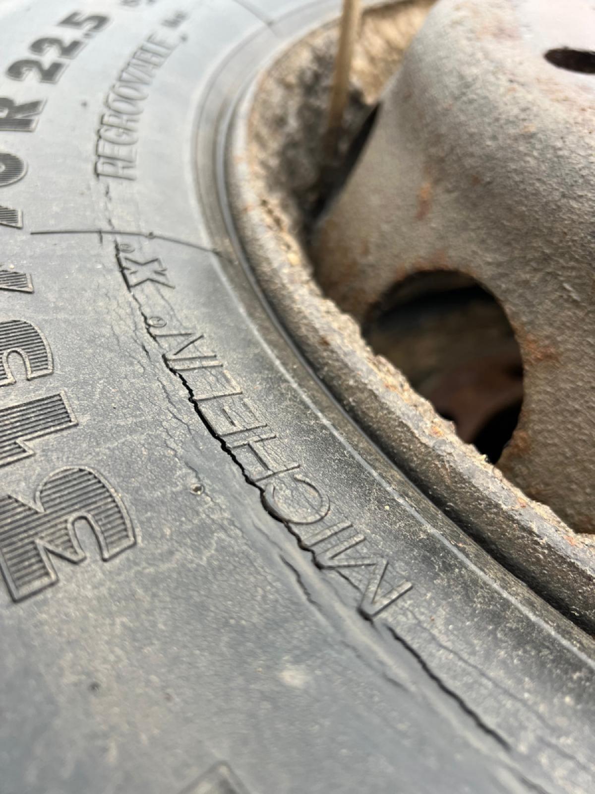 Rehvid + veljed 315/70R22.5