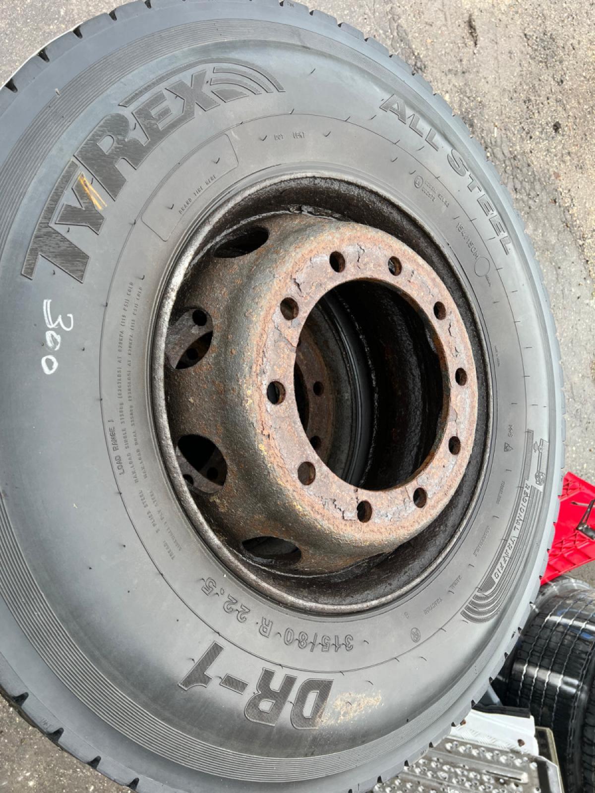Rehvid + veljed 315/80R22.5