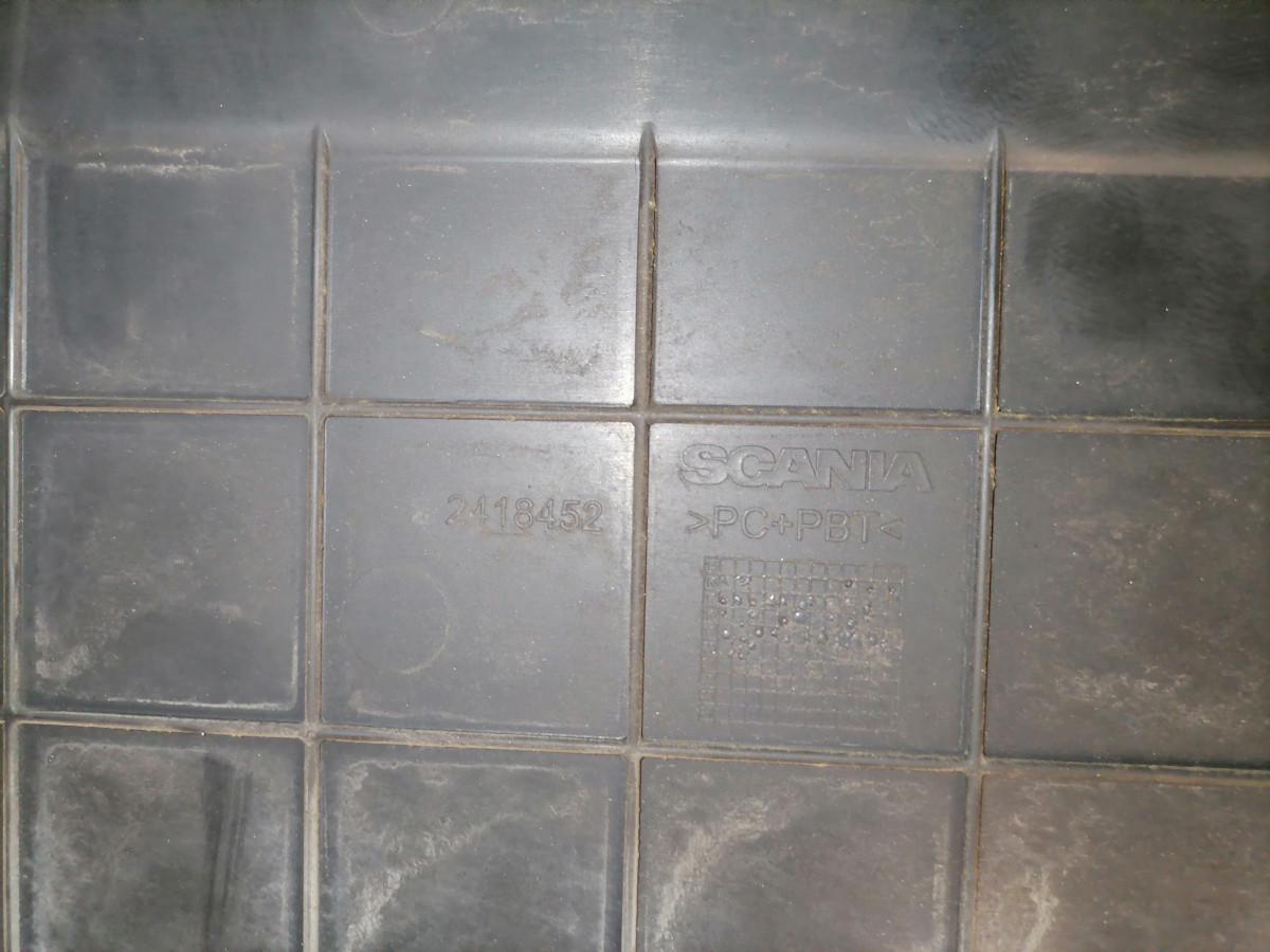 Ülemine astmelaud, parem