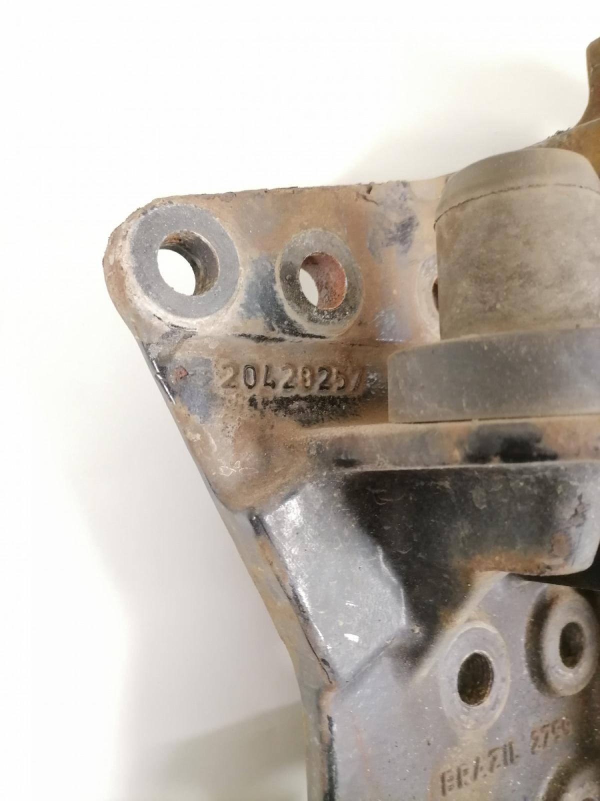 Volvo raamiotsa kandur, parem