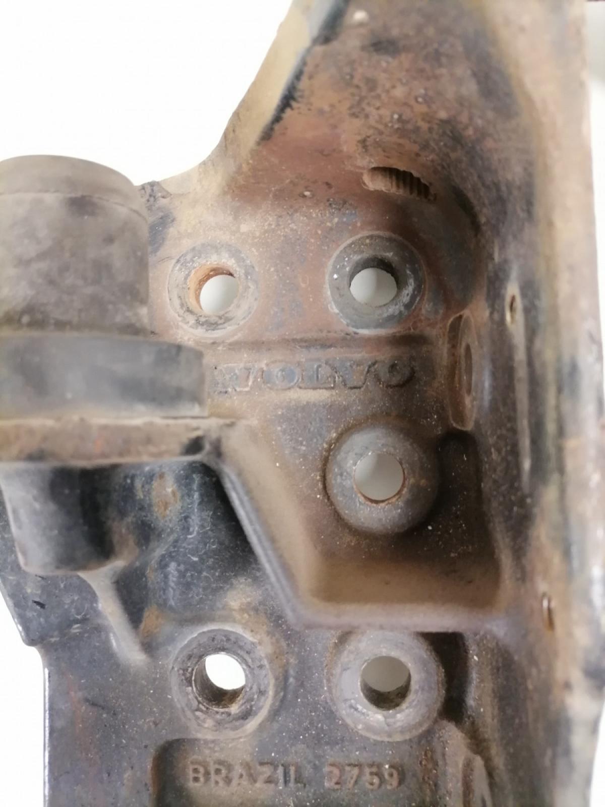 Volvo raamiotsa kandur, parem