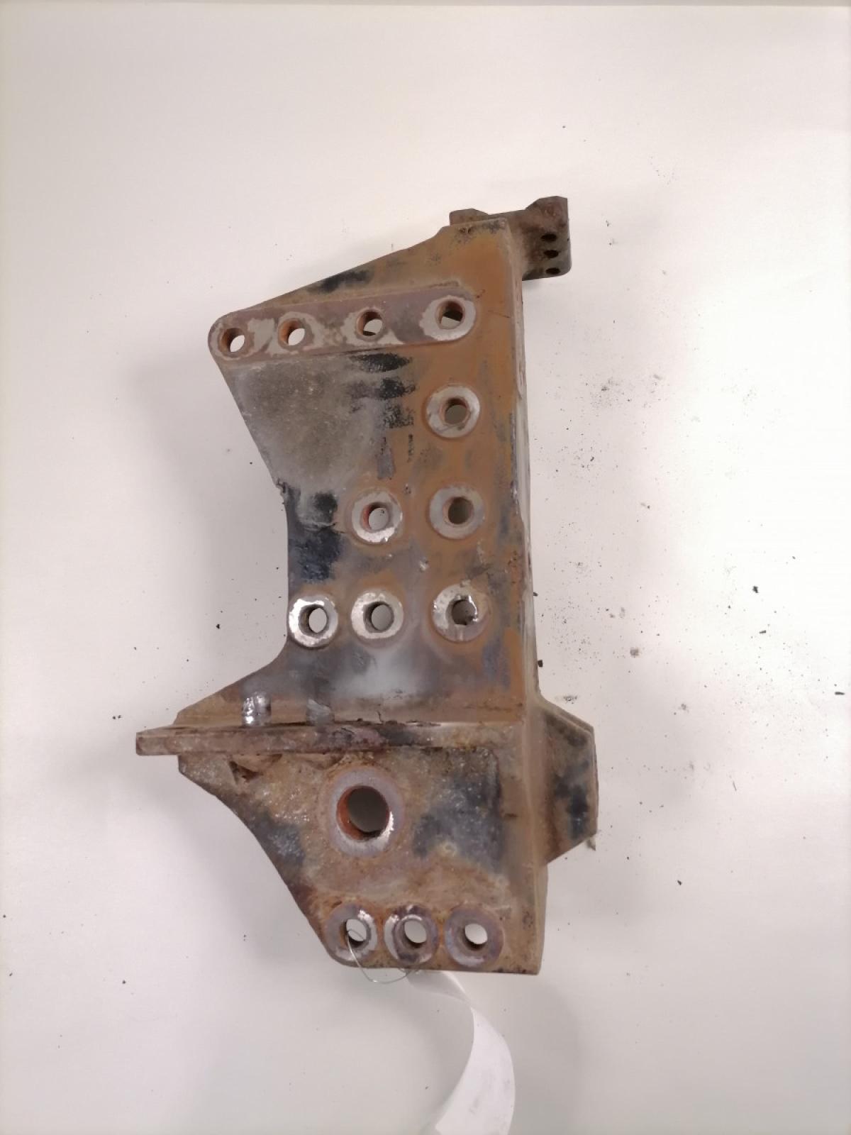 Volvo raamiotsa kandur, vasak