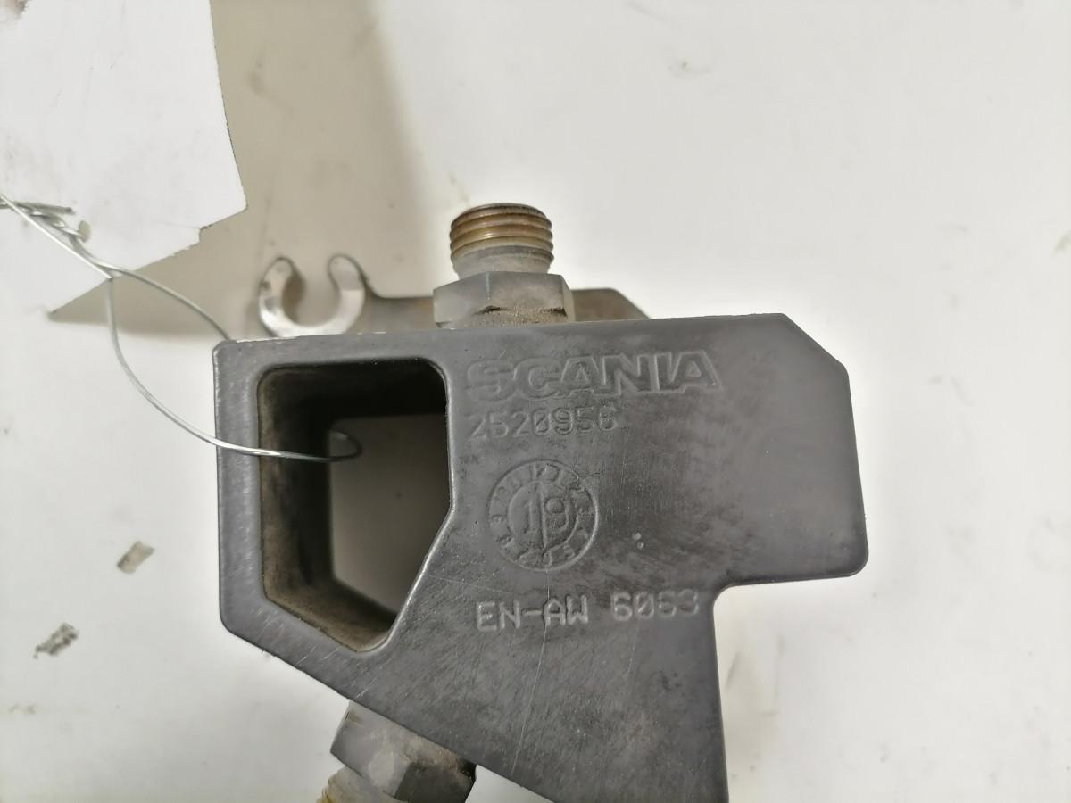 EGR torude ühendusklots