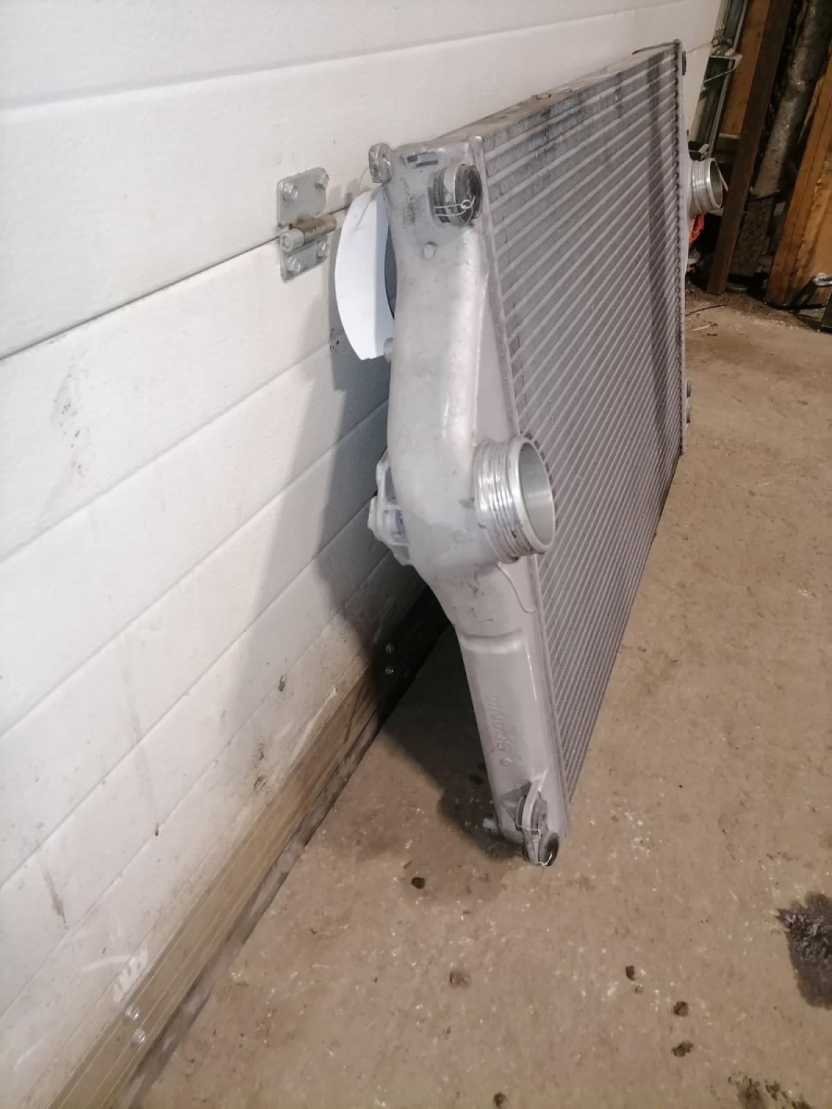 Intercooler radiaator