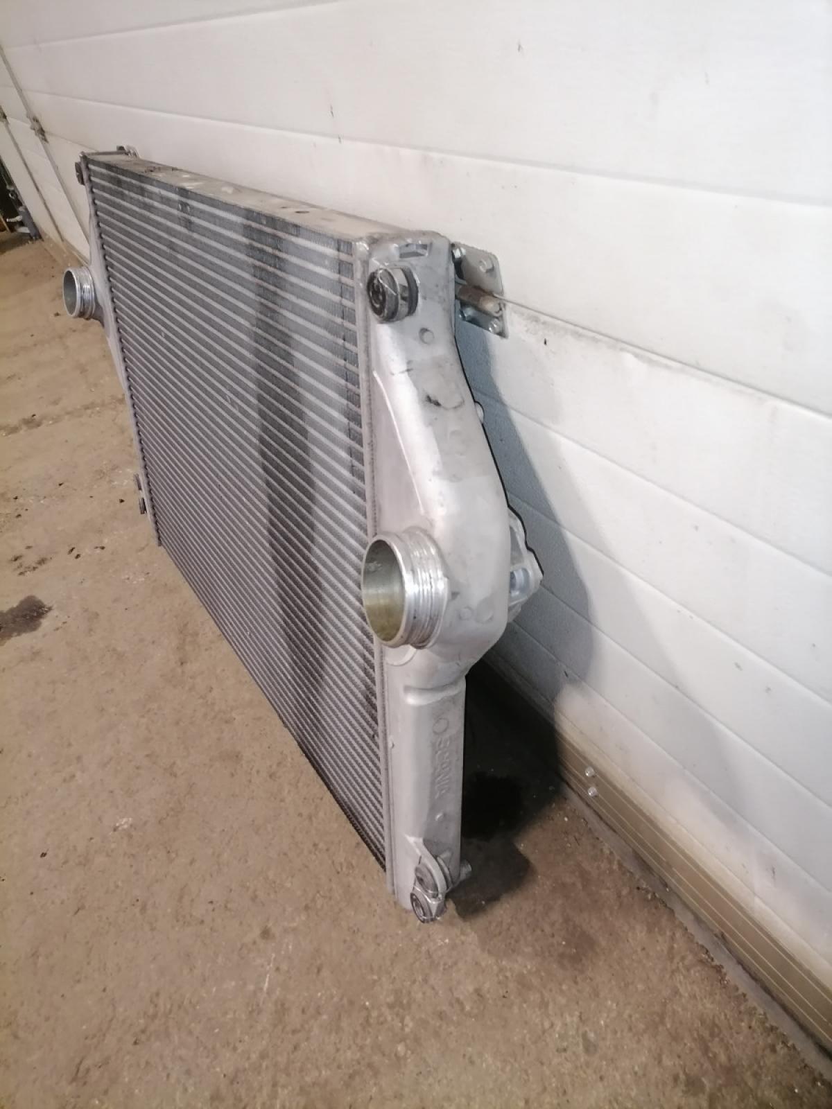 Intercooler radiaator