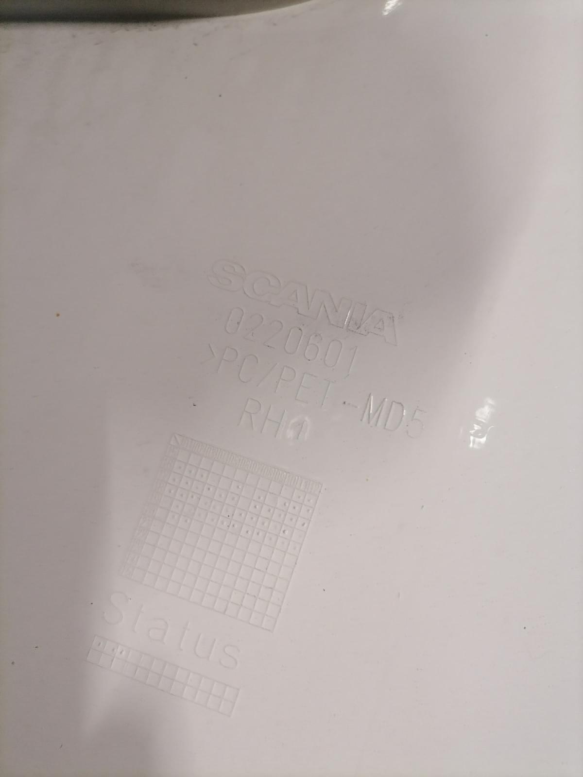 Kabiini tuulesuunaja, parem külg