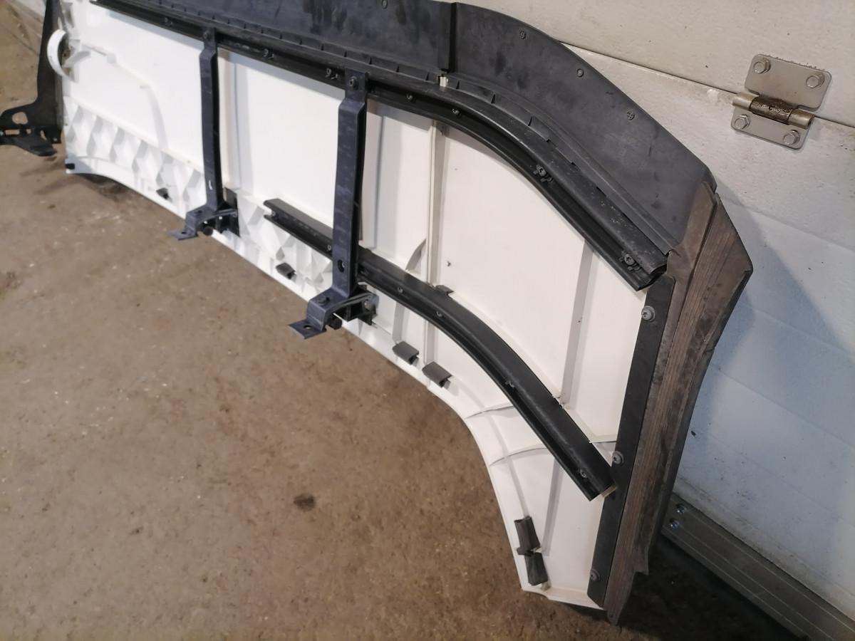 Kabiini tuulesuunaja, parem külg