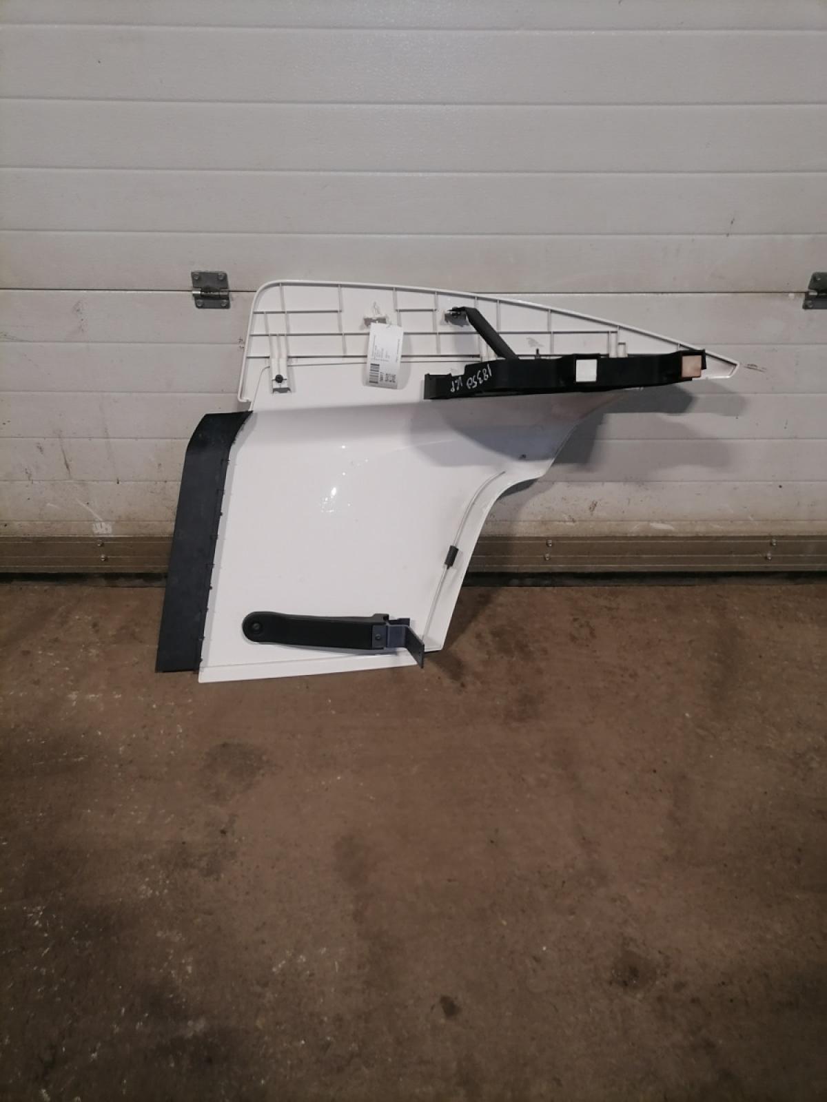 Kabiini tuulesuunaja, ülemine vasak