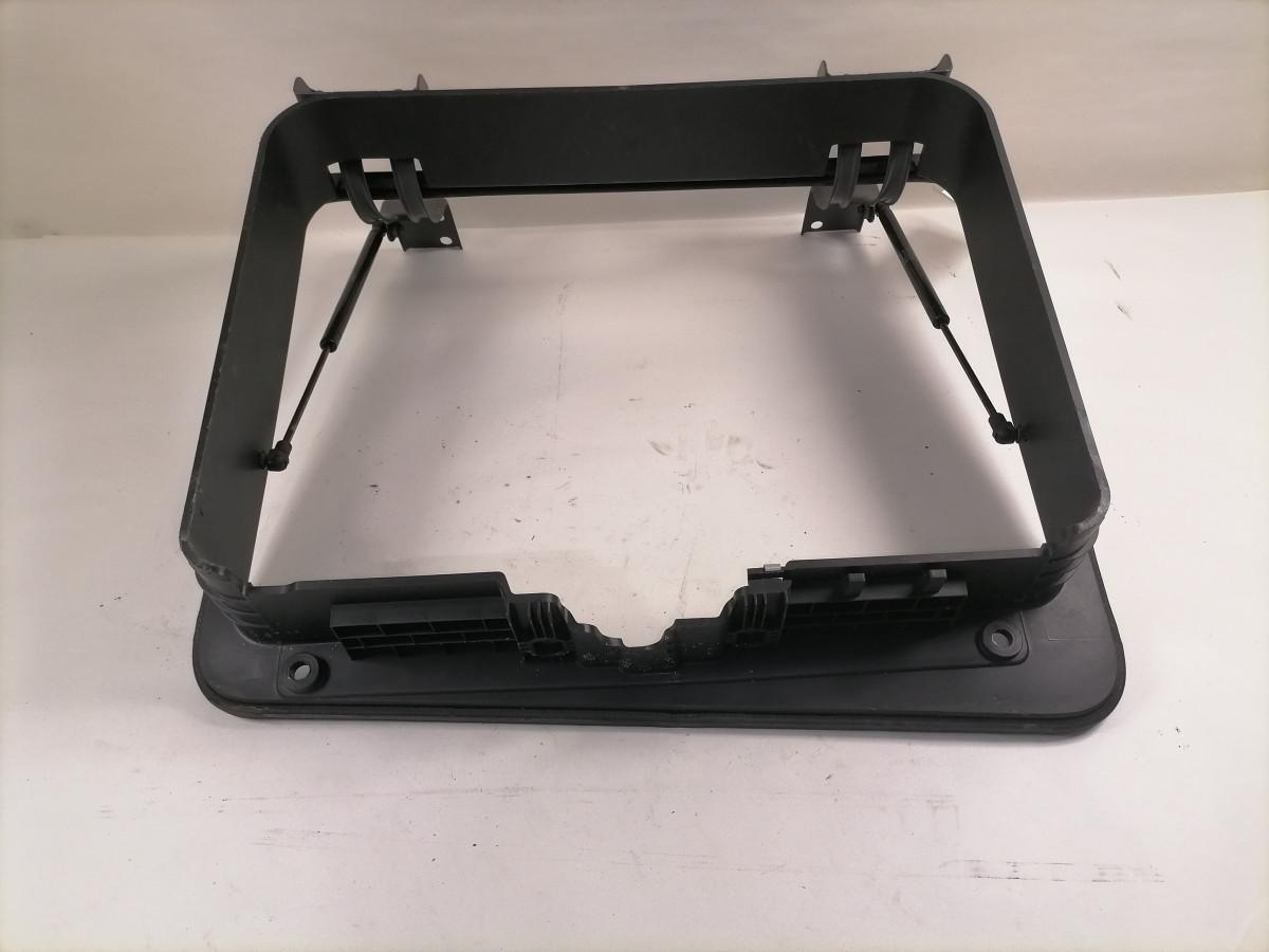 Küljeluugi plastraam