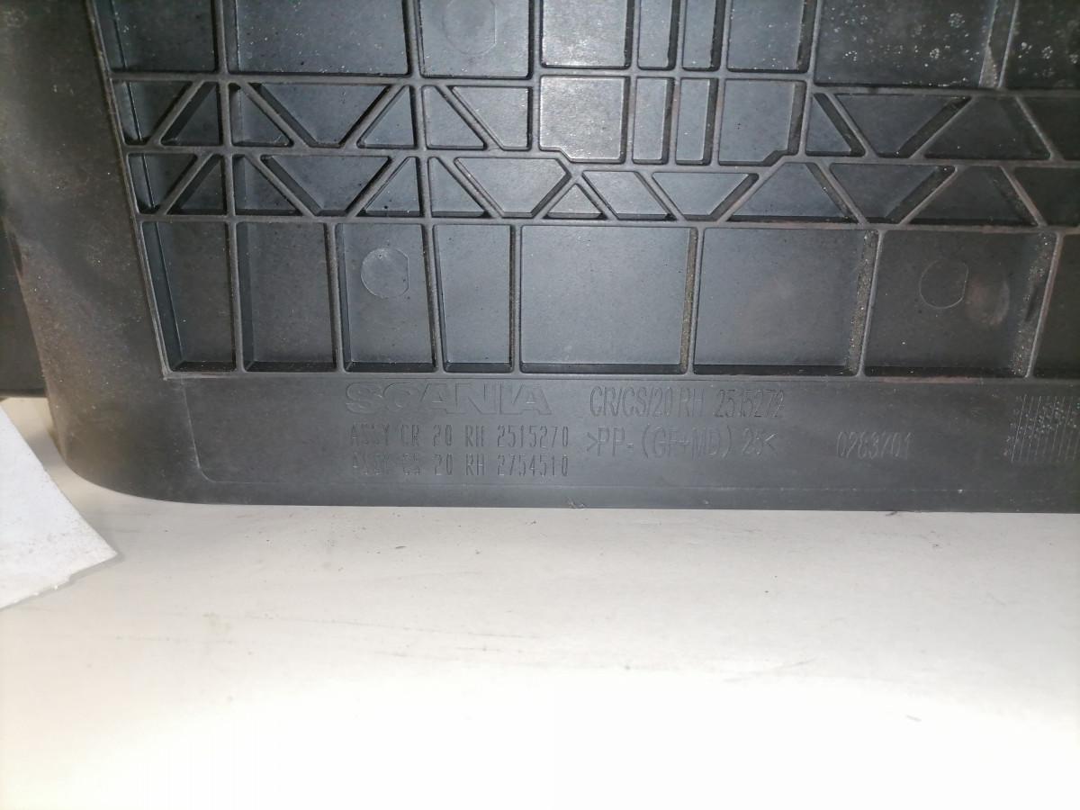 Küljeluugi plastraam