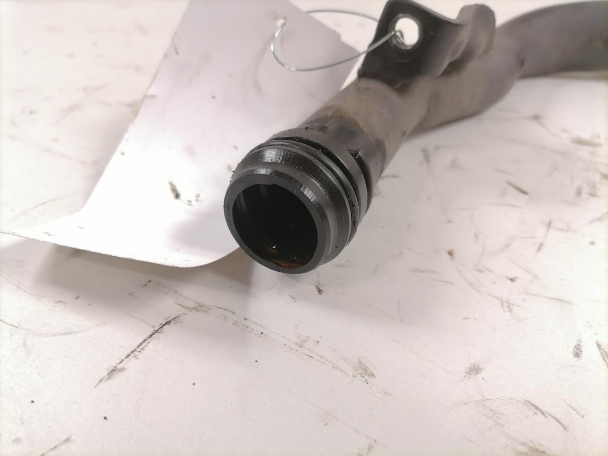 Mootoriõli lisamise toru