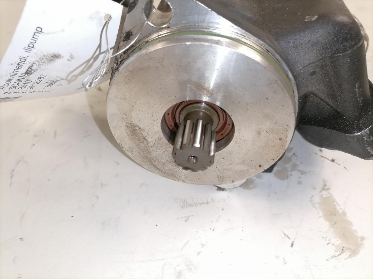 Roolivõimendi, õlipump