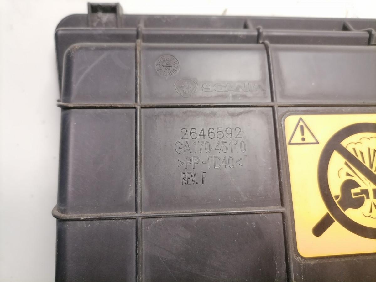 Salongi õhufiltri kaas