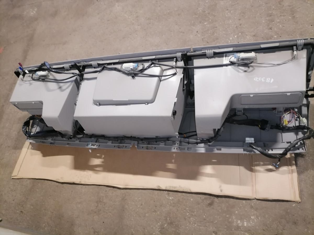 Salongi ülemine panipaik