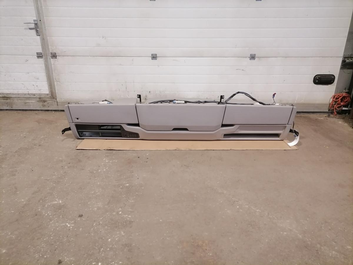 Salongi ülemine panipaik