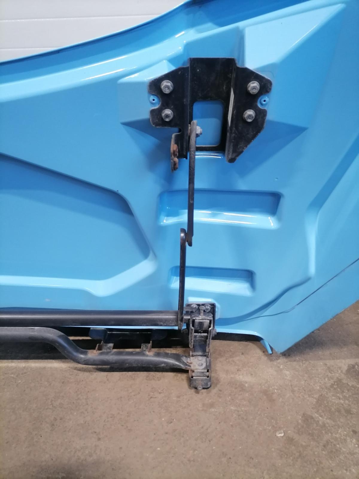 Scania kabiini tuulesuunaja, katus