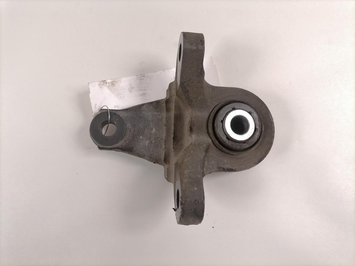 Stabilisaatorvarda kinnitus, ülemine