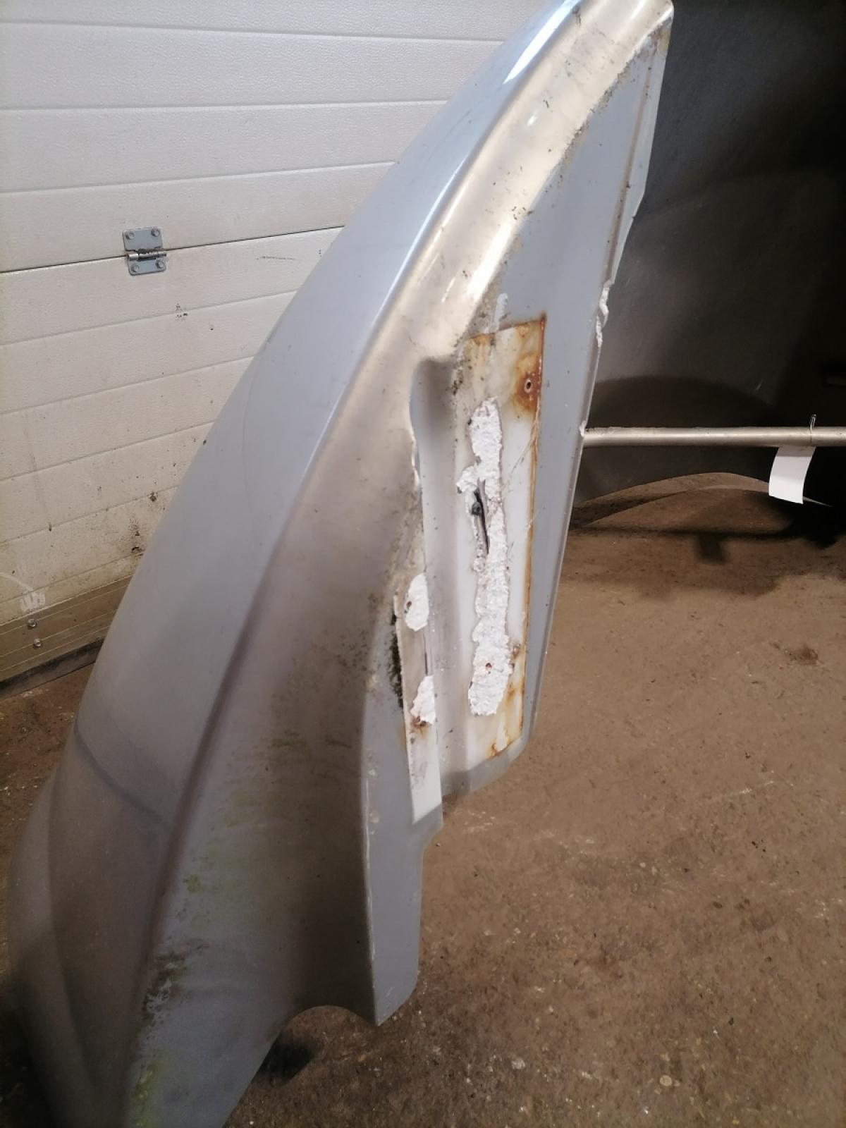 Volvo kabiini tuulesuunaja, katus