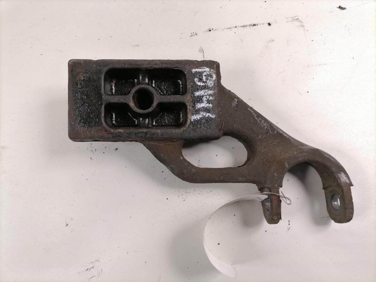 Amortisaatori kinnitus