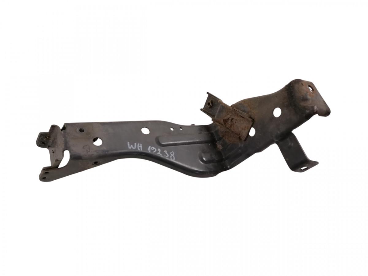 Esitule kinnitusraam, vasak