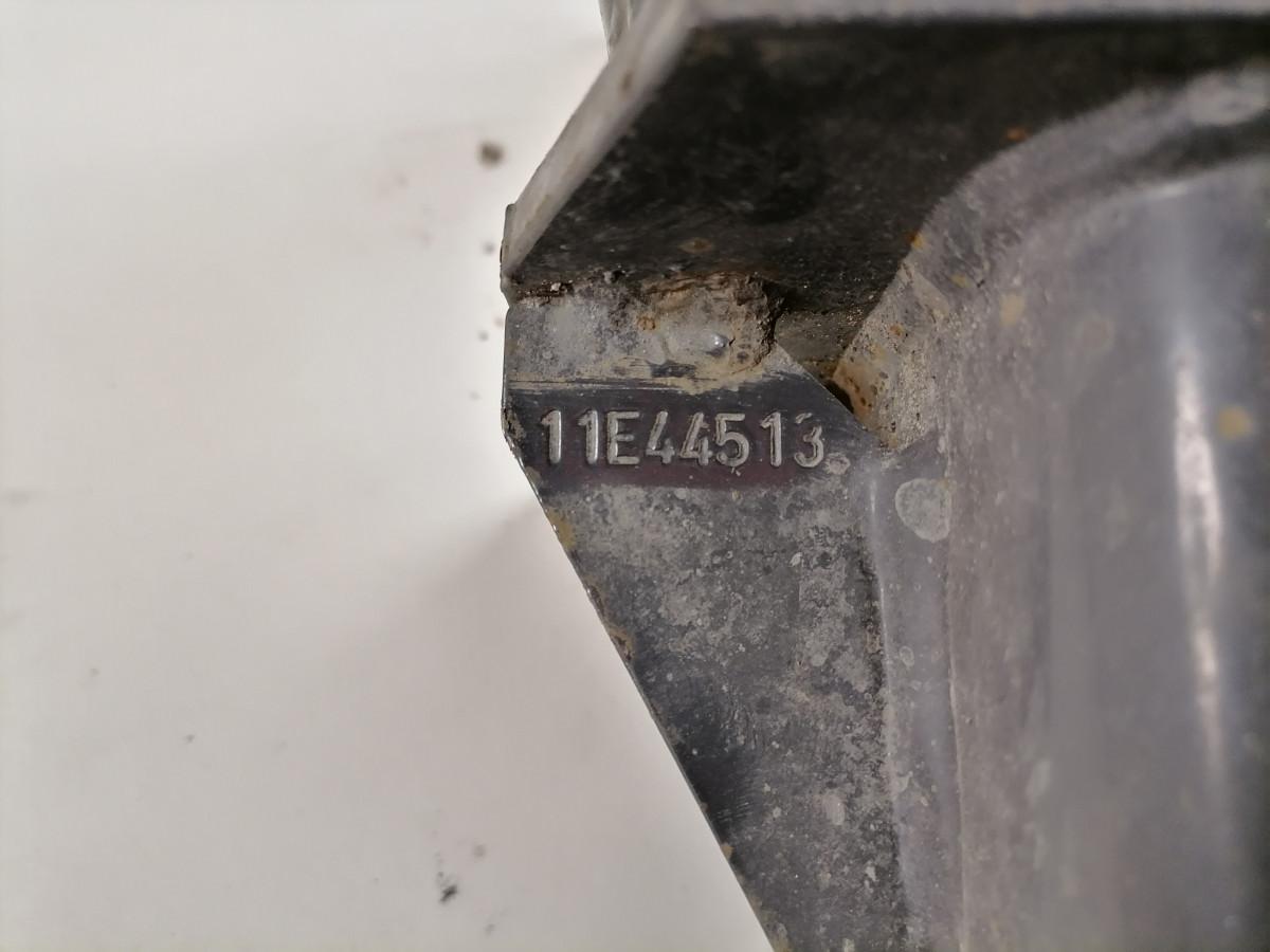 Volvo esikaitseraua kandur, vasak