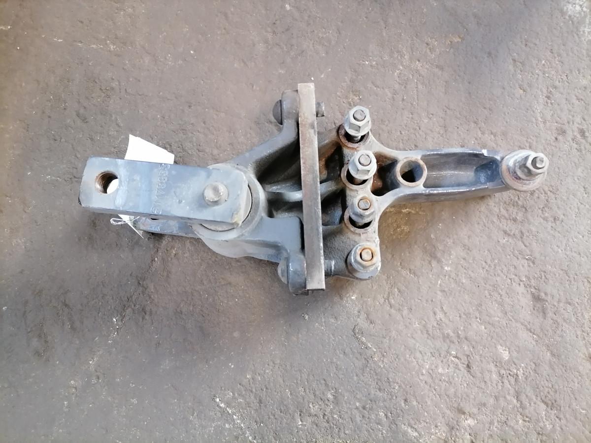 Volvo vedrukandur, esisild vasak