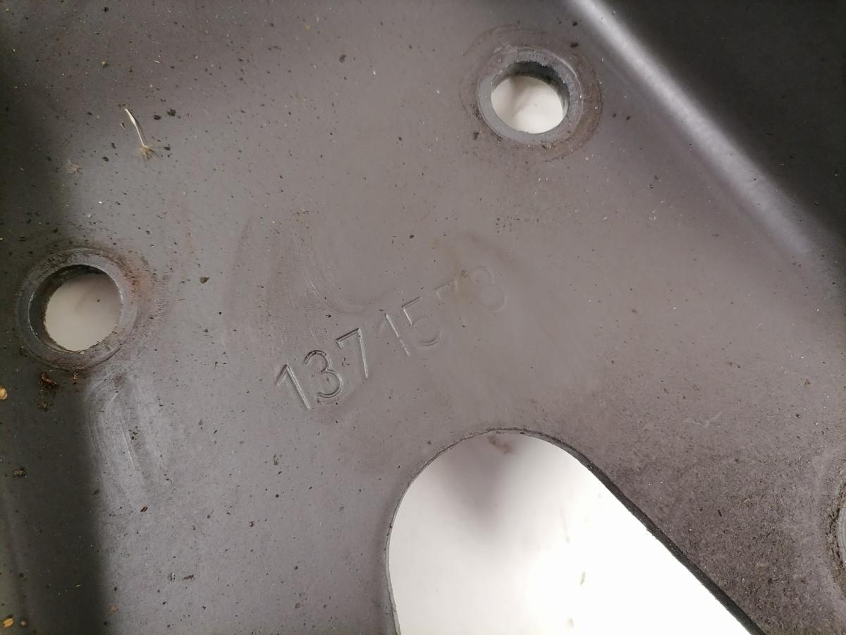 Amortisaatori kandur, esisild