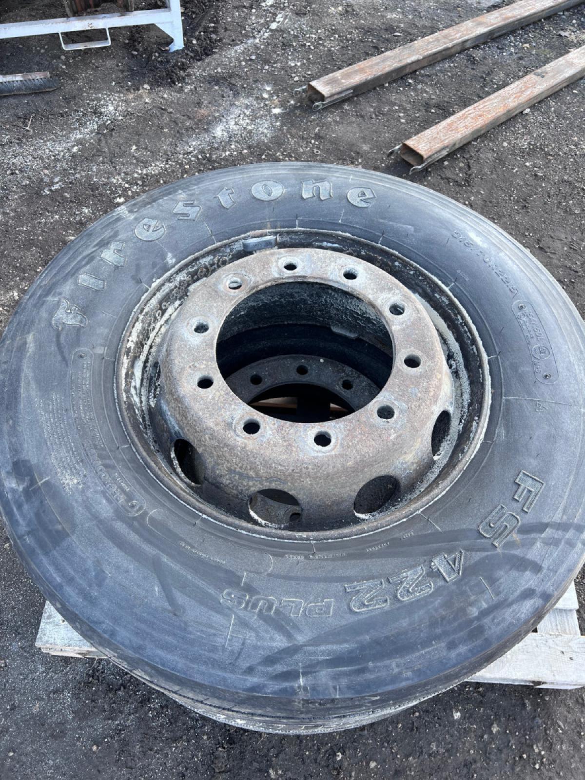 Rehvid + veljed 315/70R22.5