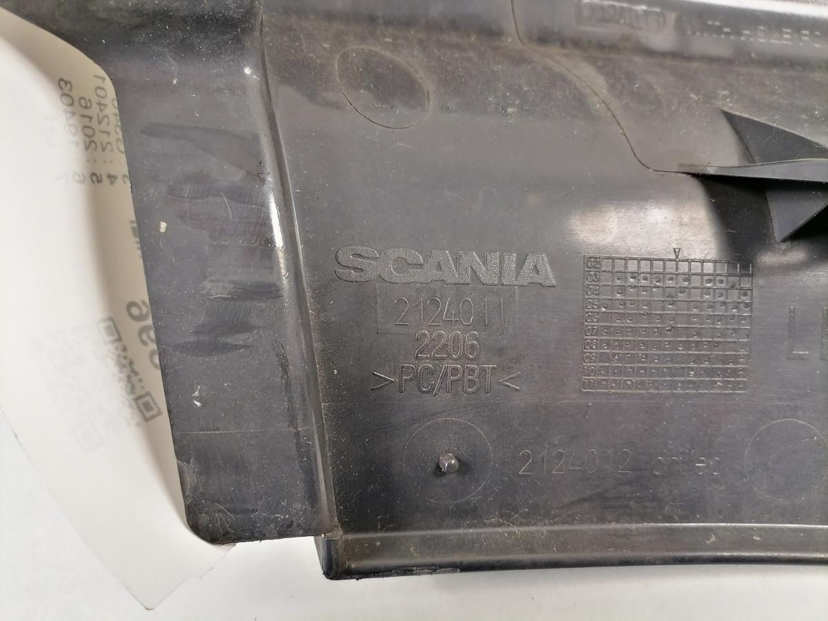 Scania esitule pealne plastik, vasak