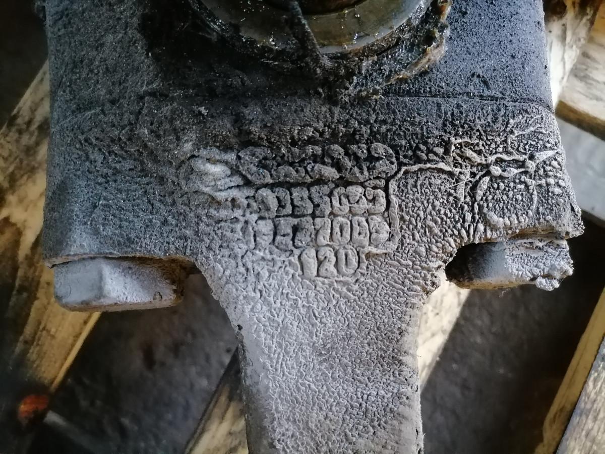 Scania käändtelg, esisild vasak