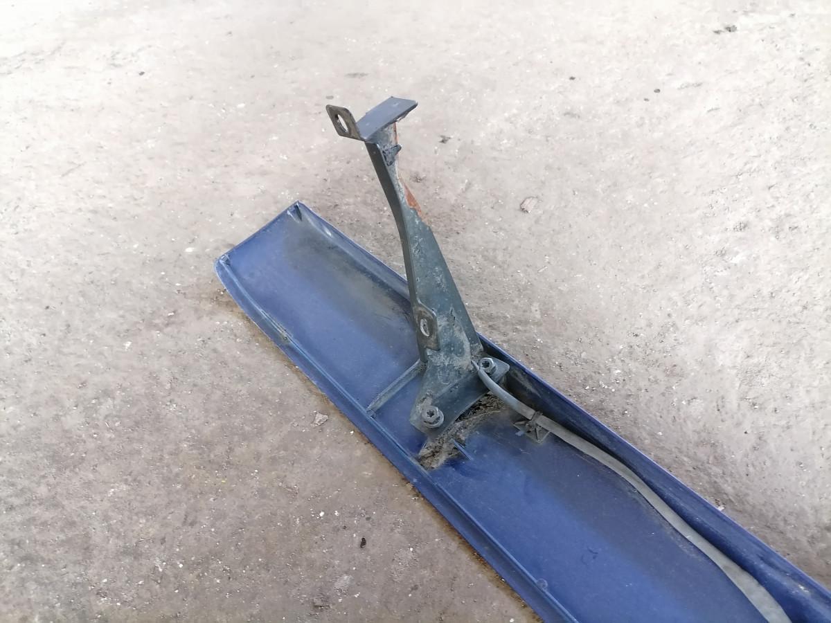 Scania kabiini tuulesuunaja, vasak külg