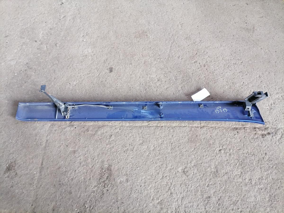 Scania kabiini tuulesuunaja, vasak külg