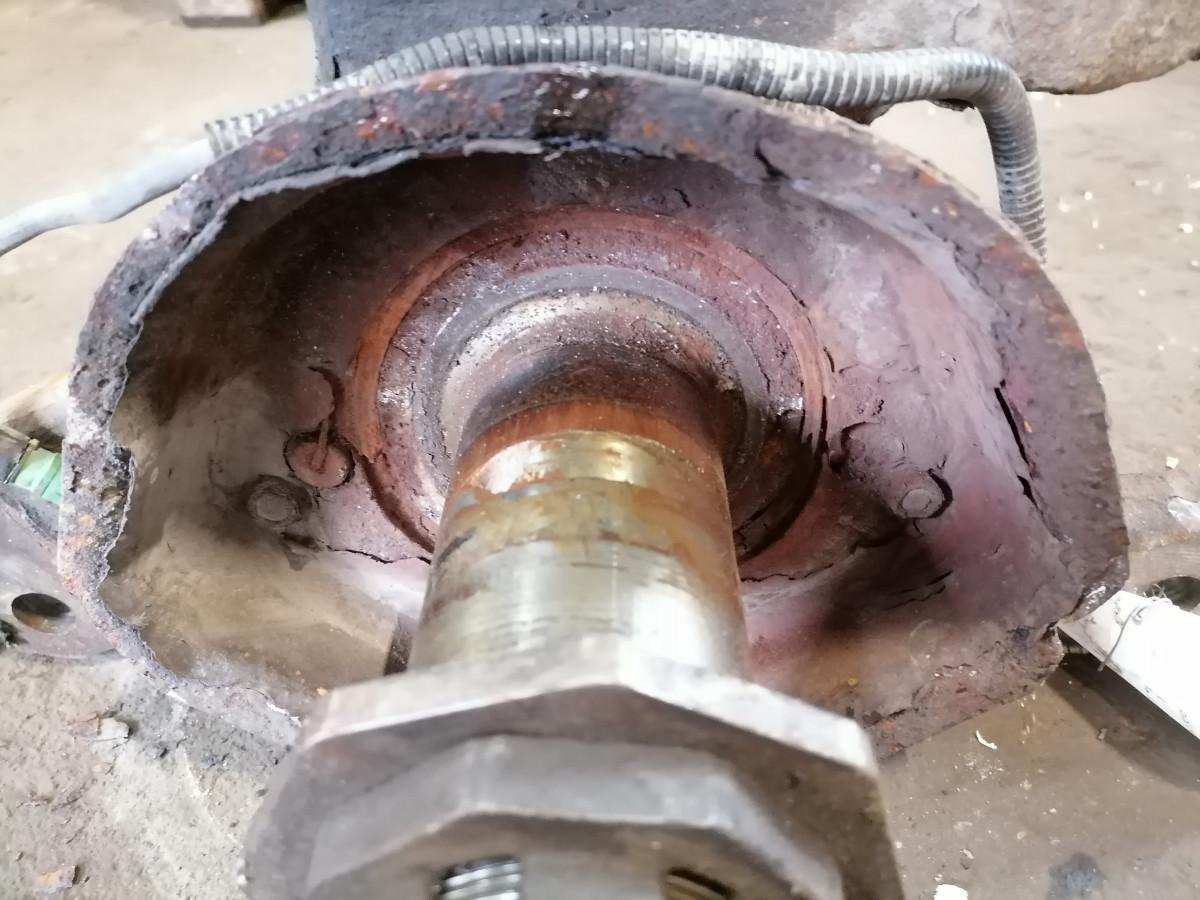 Scania käändtelg, esisild parem