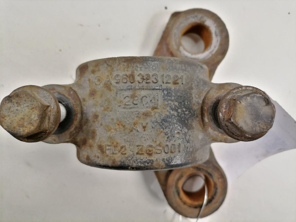 Stabilisaatorvarda kinnitus, esisild