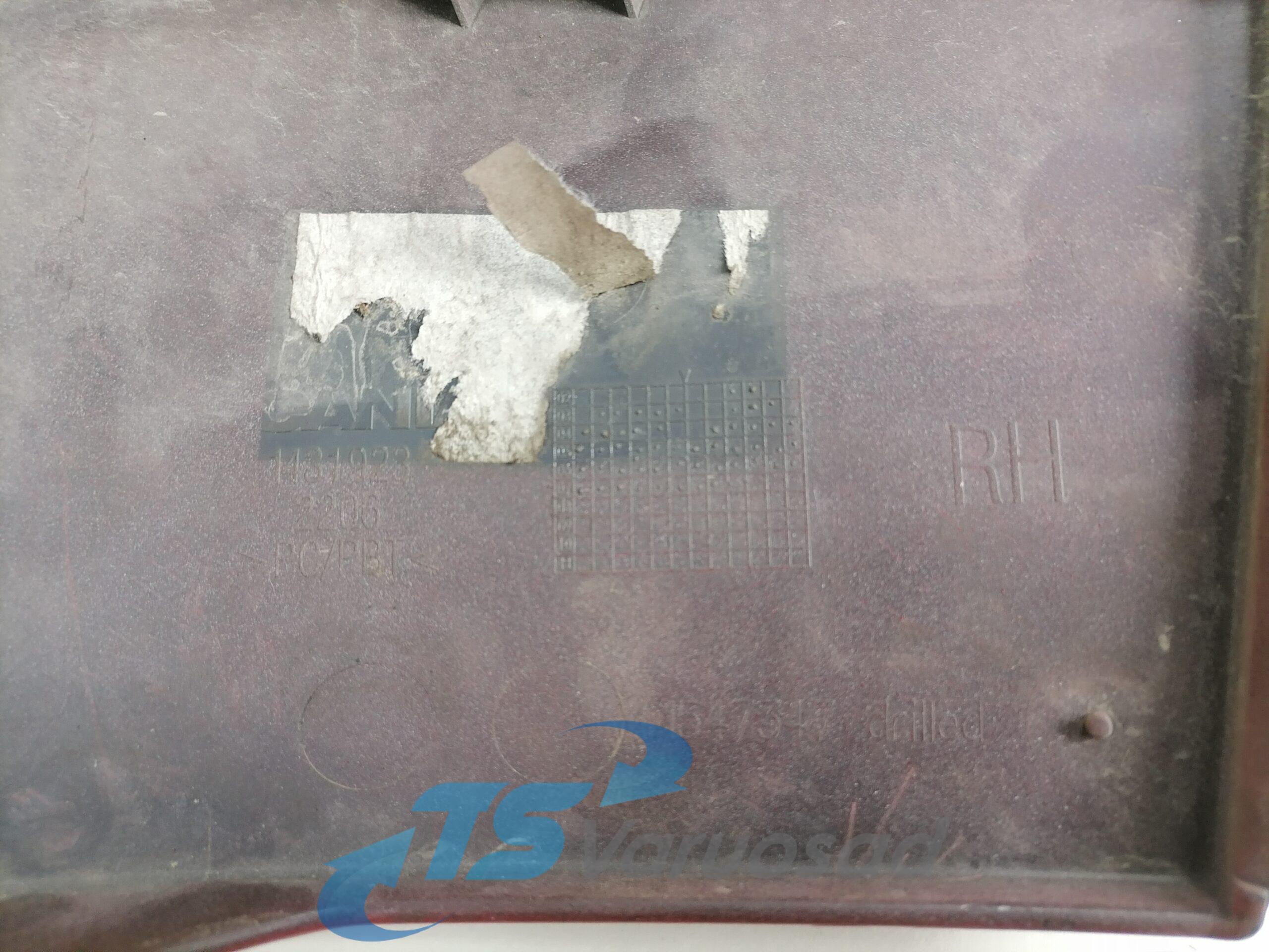 Scania esitule pealne plastik, parem