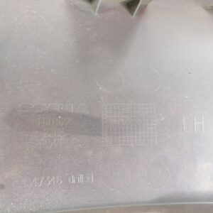 Scania esitule pealne plastik, vasak