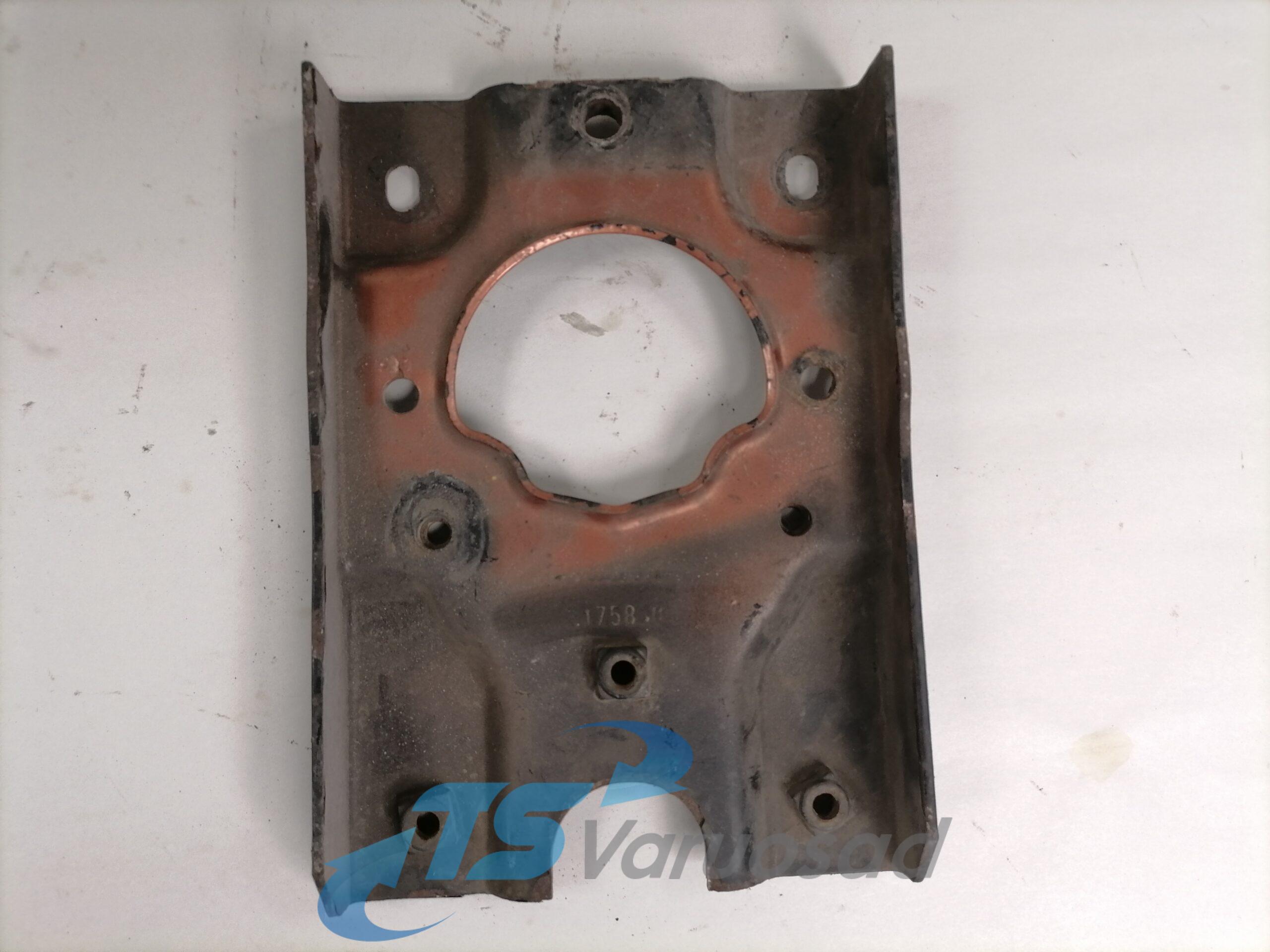 Esitule kinnitusraam, parem