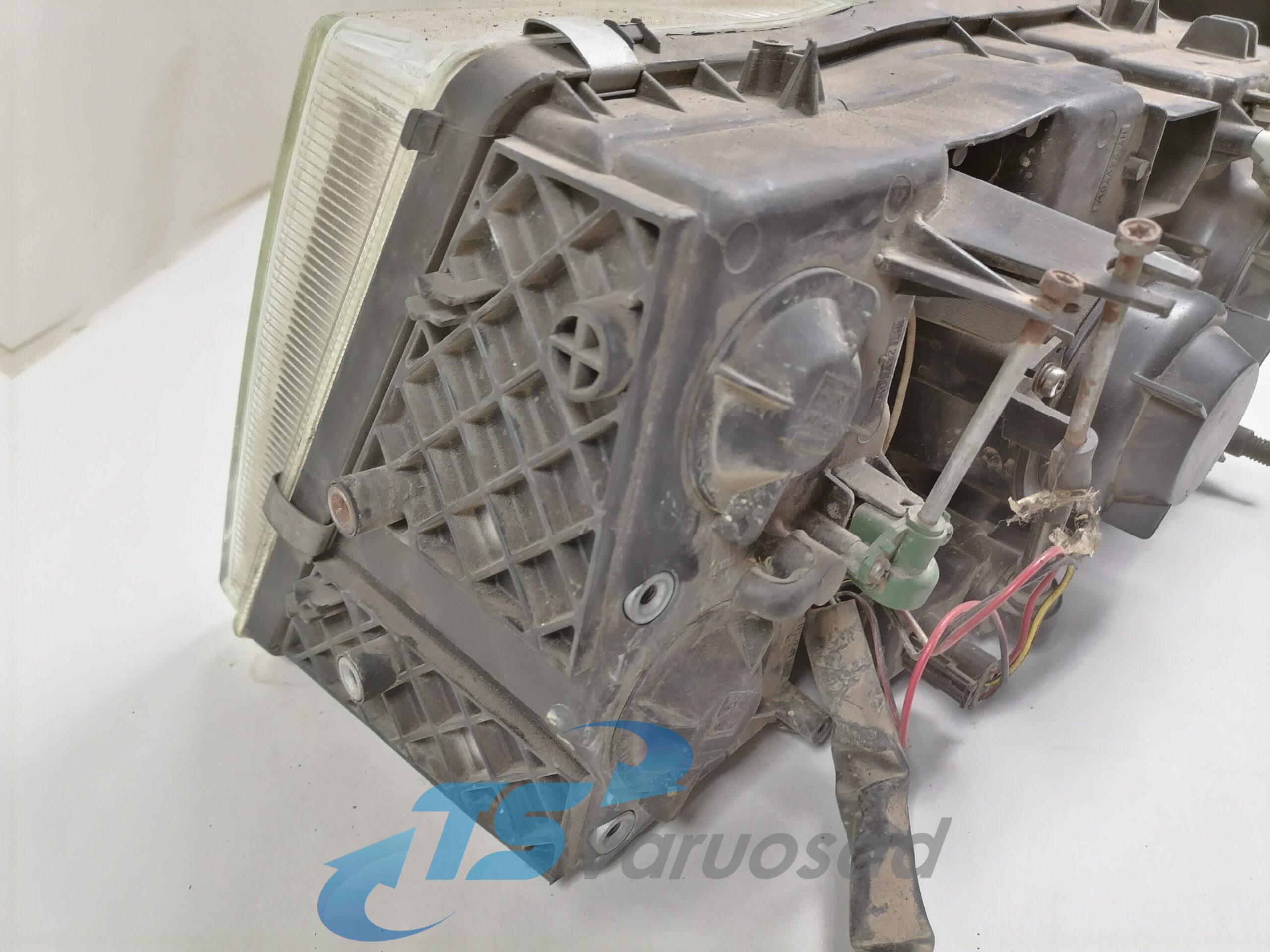 Volvo esituli, vasak