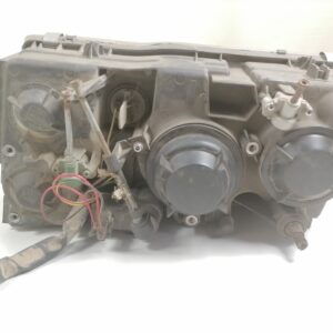 Volvo esituli, vasak