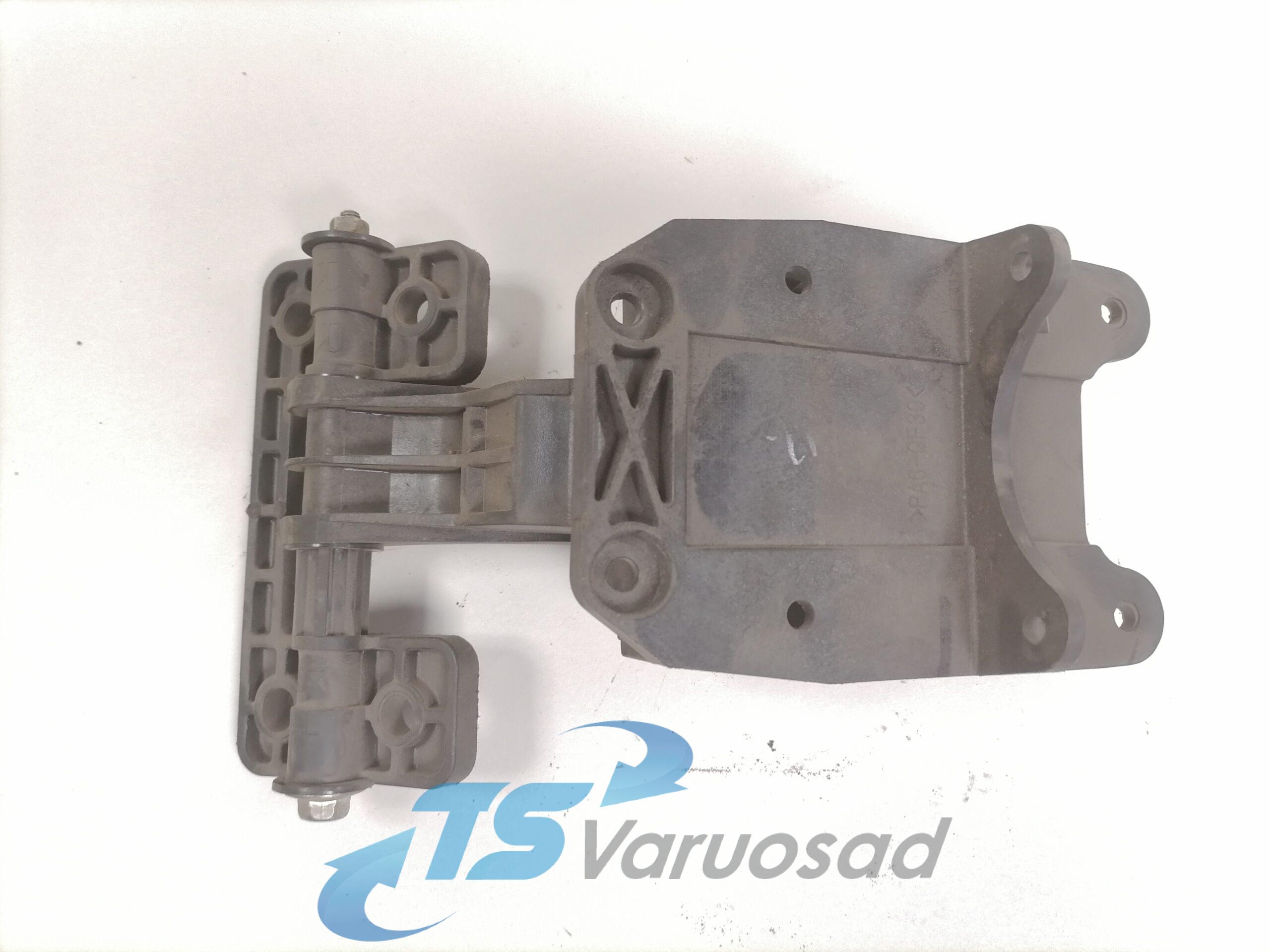 Volvo esitule kinnitushing