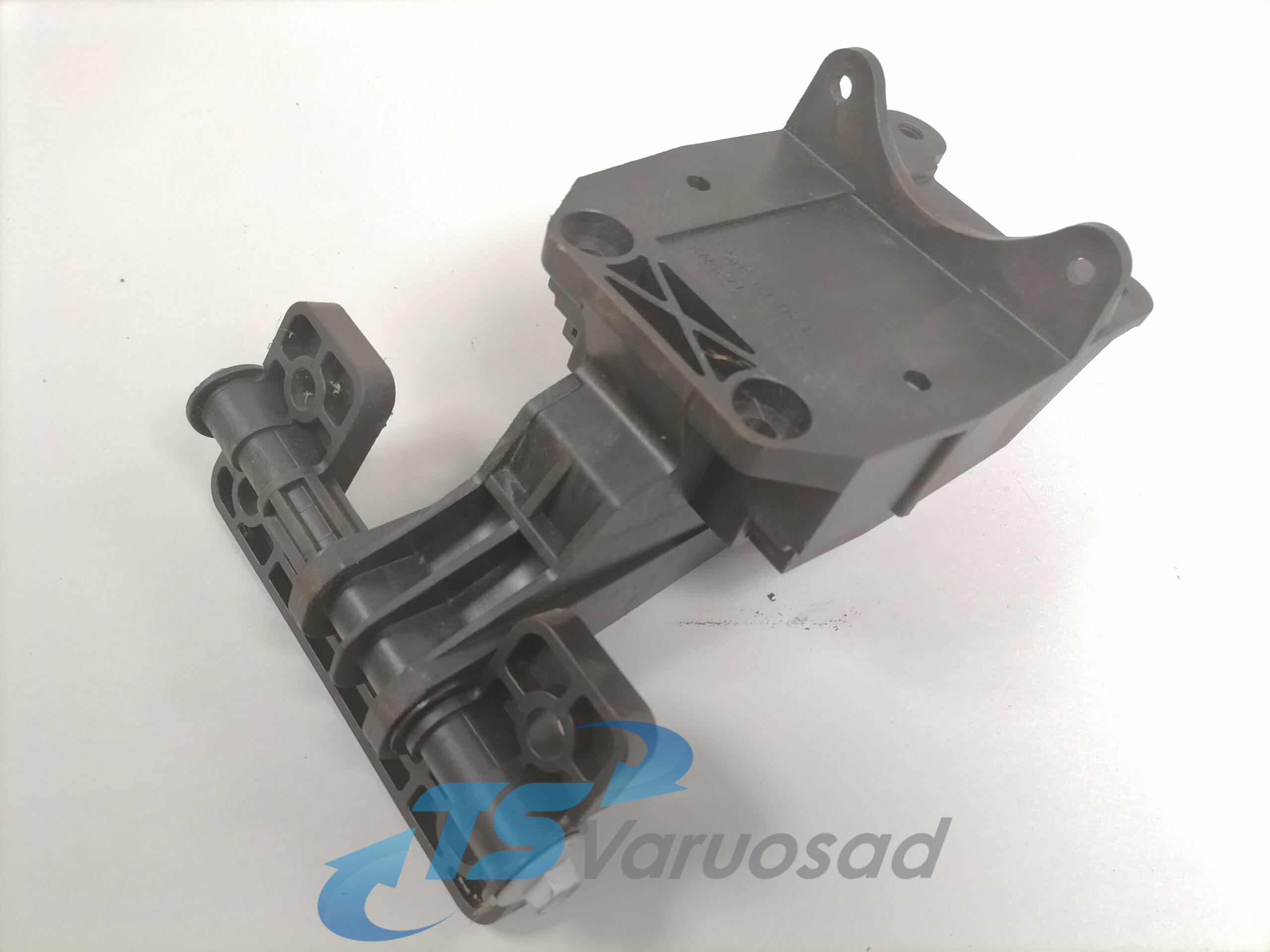 Volvo esitule kinnitushing