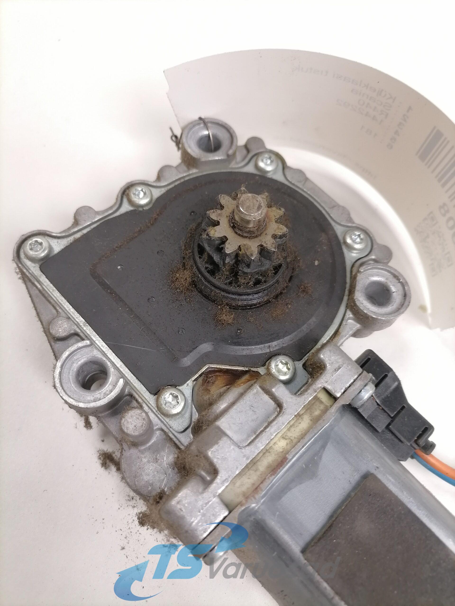 Küljeklaasi tõstuk