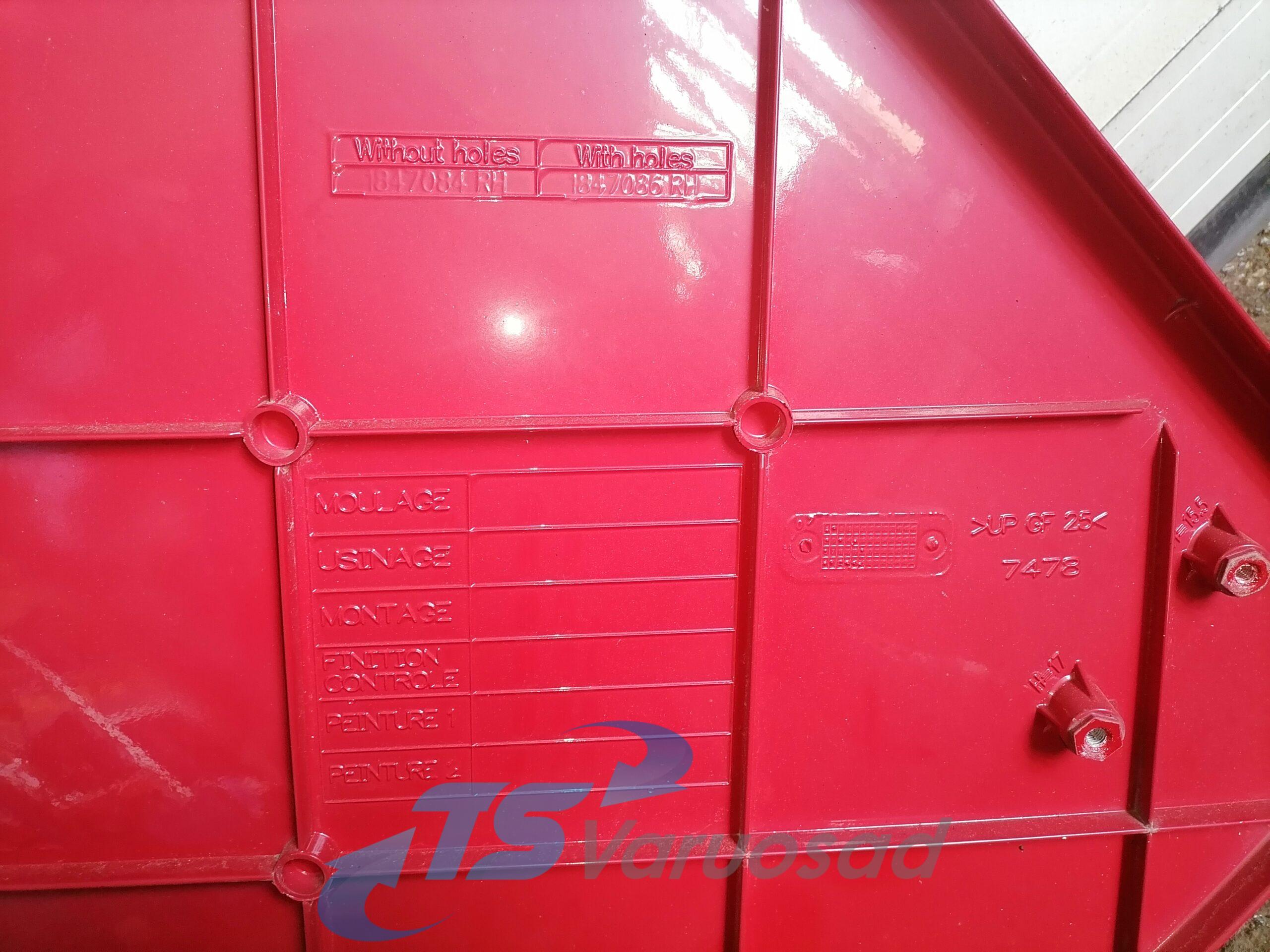 Scania kabiini tuulesuunaja, ülemine parem