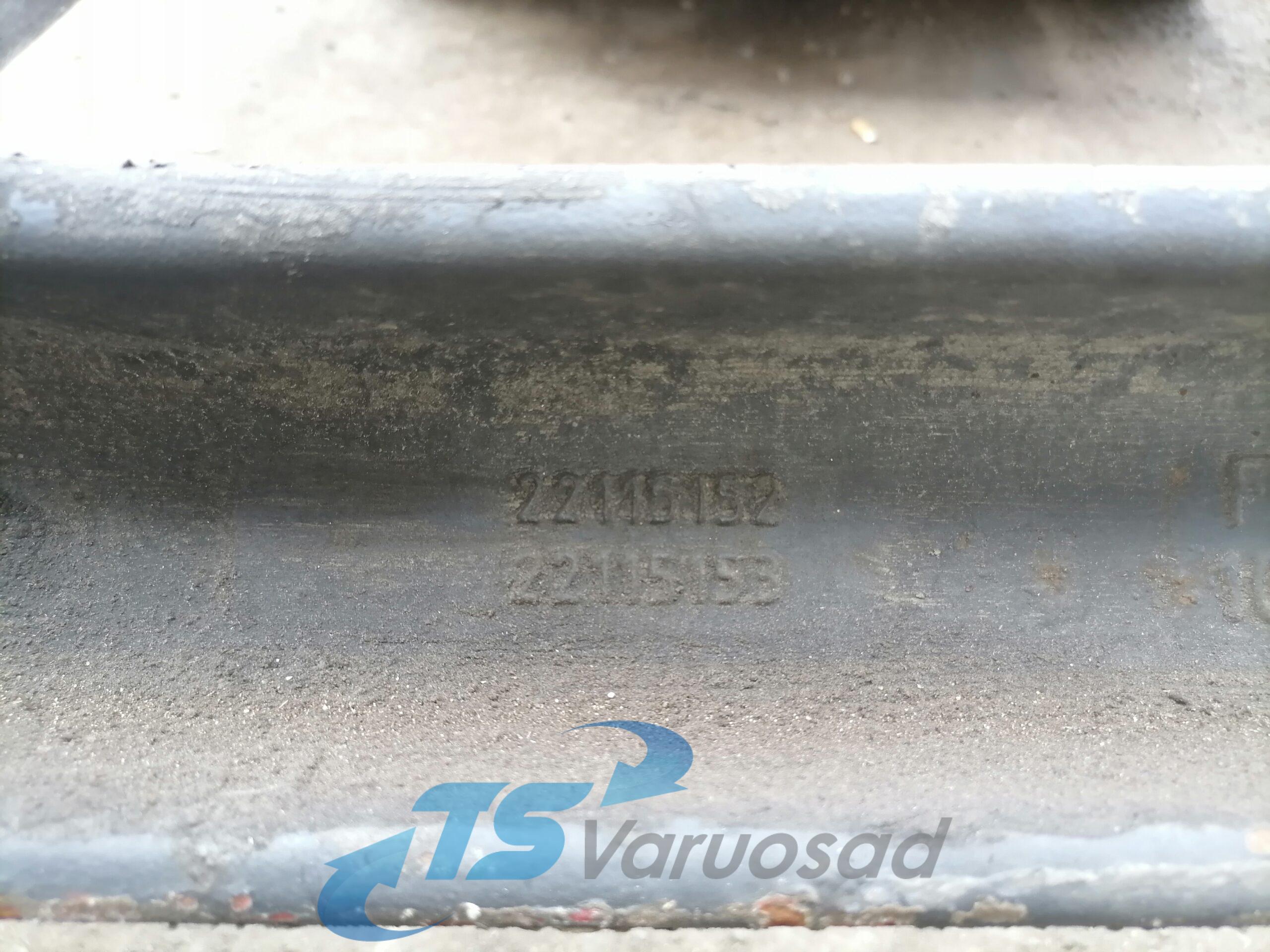 Volvo esisilla tala