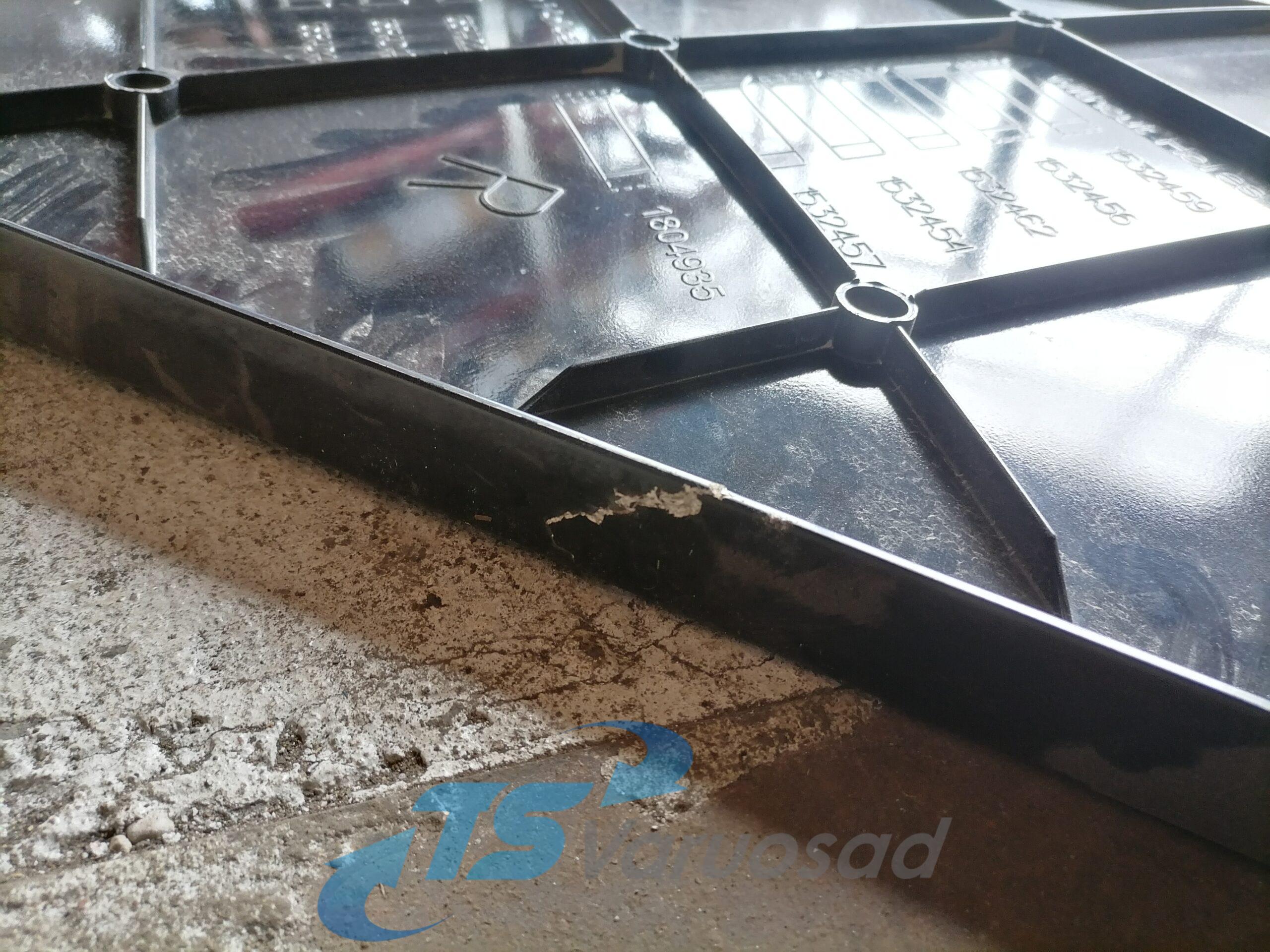 Scania kabiini tuulesuunaja, parem külg