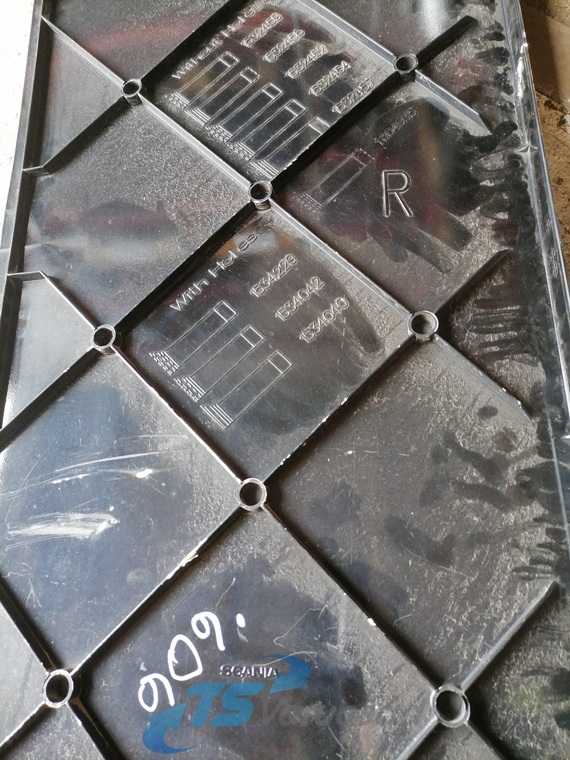 Scania kabiini tuulesuunaja, parem külg