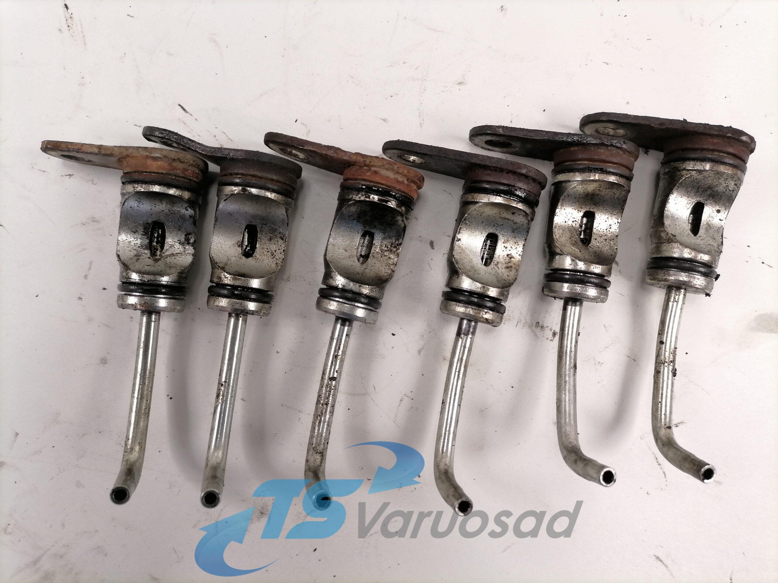 Piston cooling nozzle