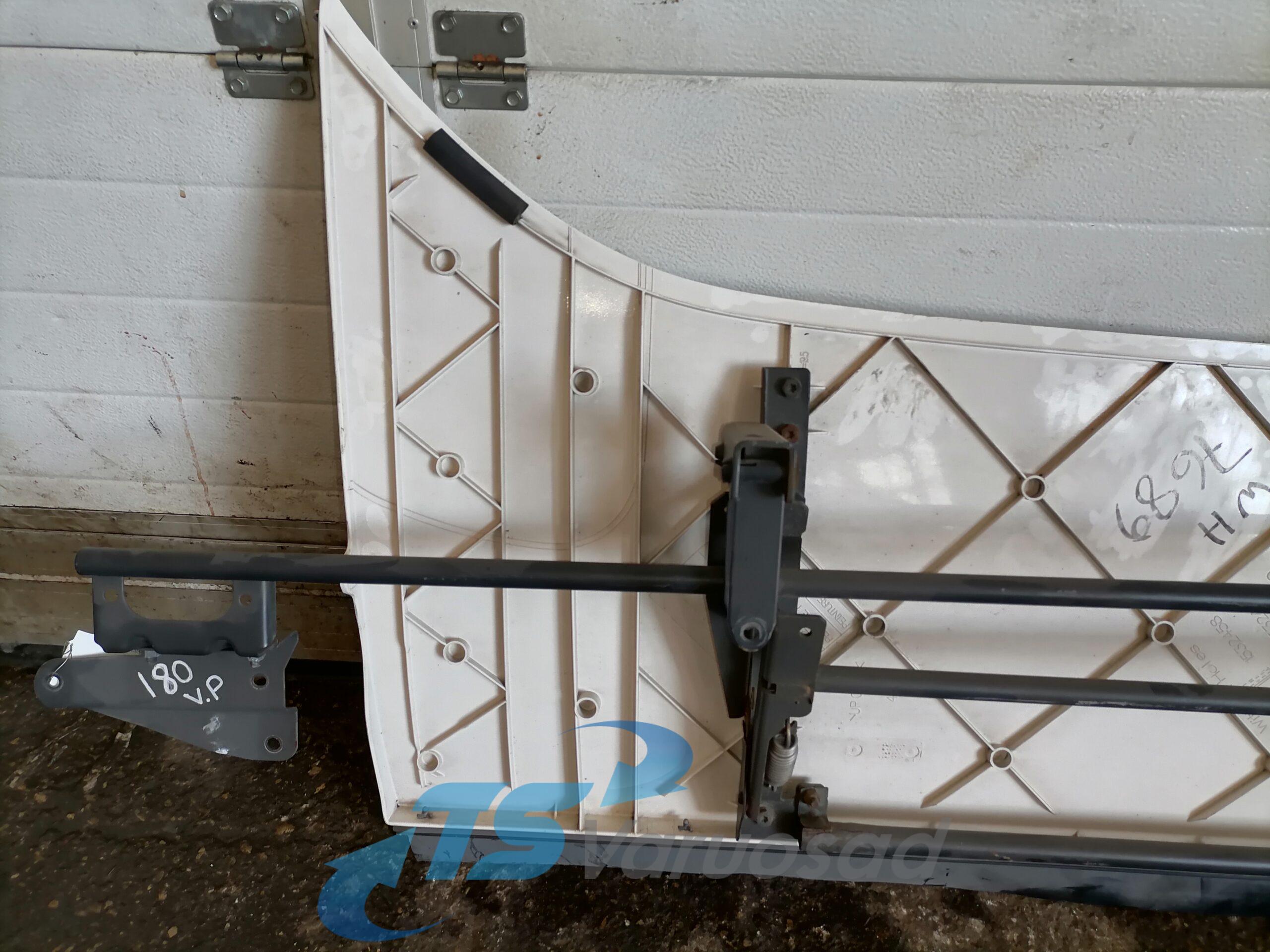 Scania kabiini tuulesuunaja, vasak külg