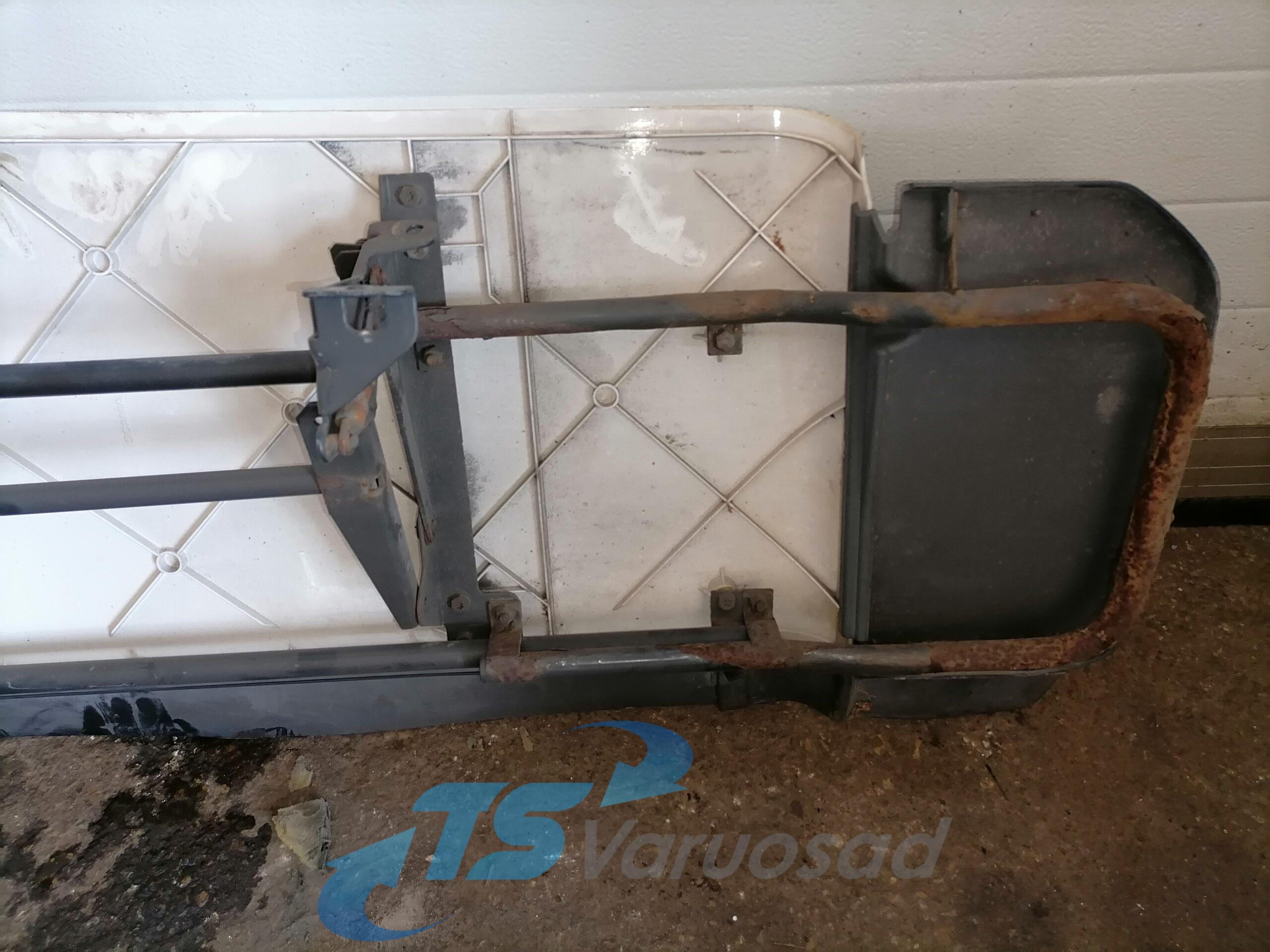 Scania kabiini tuulesuunaja, vasak külg